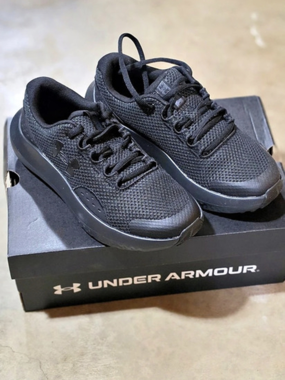 Under Armour Assert 10 Black Sneakers Size US 4Y NWT